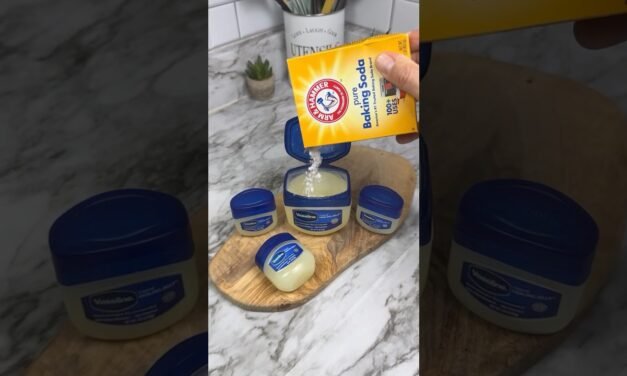This Vaseline and Baking Soda Mix Will Change Your Life! #beautyhacks #skincare
