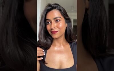 Glass skin glow & celebrities like dewy glow makeup look. Transparent highlighter without glitters.