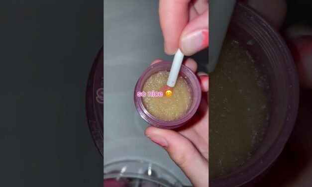 homemade lip scrub! #lipscrubs #skincare #makeup #preppy #aesthetic #grwm #lipbalm #lipproducts