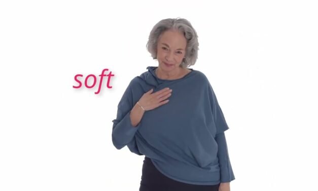 Beauty at Every Age: Discover the Bamboo Cotton Top That Flatters All