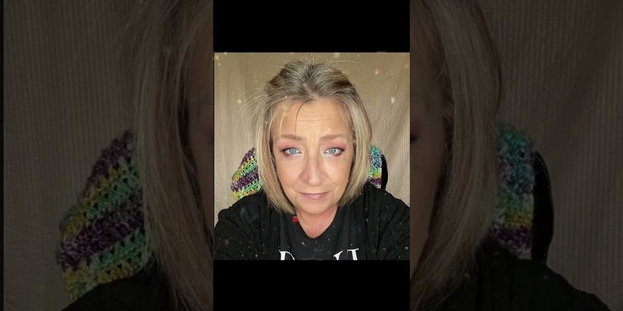 Get your free #seint #colormatch & discover beauty for every age