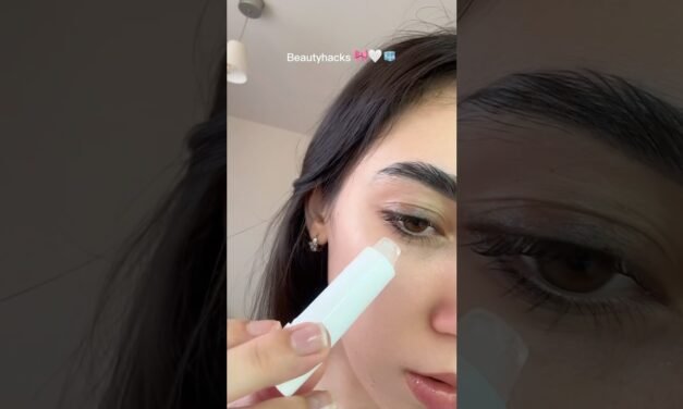 #diy #diyeyemask #ice #beautyhacks #beauty #hacks #lifehacks #skincare #girl #girlhacks #shorts #fyp