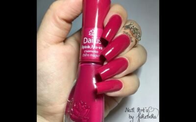 stylish nailpolish #short#fashionworld#newstylenailpaint#nailpaint#modernnailpaint#nailpolishfashion