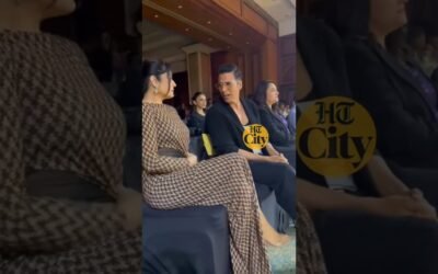 Gupshup between #akshaykumar & #raveenatandon as they catch up at an event #shorts