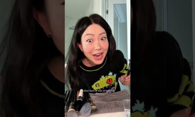 Clean makeup brushes in 5 seconds